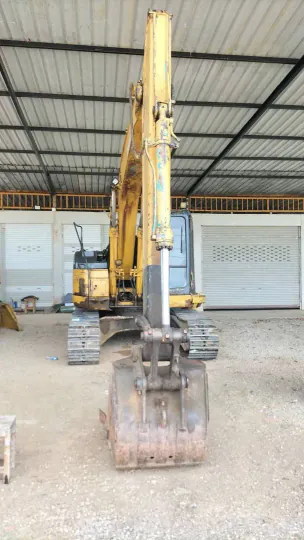 Excavator maintenance before work