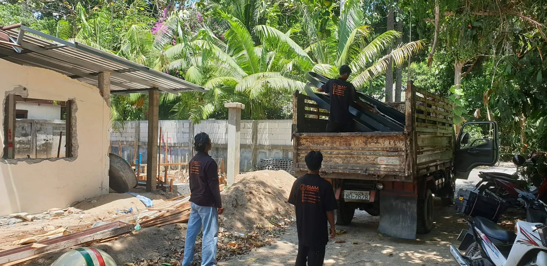 Steel arch and metalwork delivery for a residential build in Chaweng