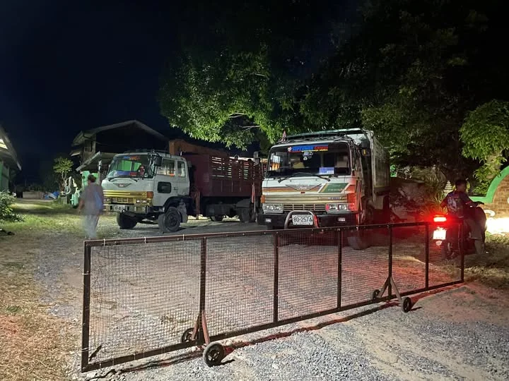 Trucks arrived at Samui Crocodile Farm for night loading