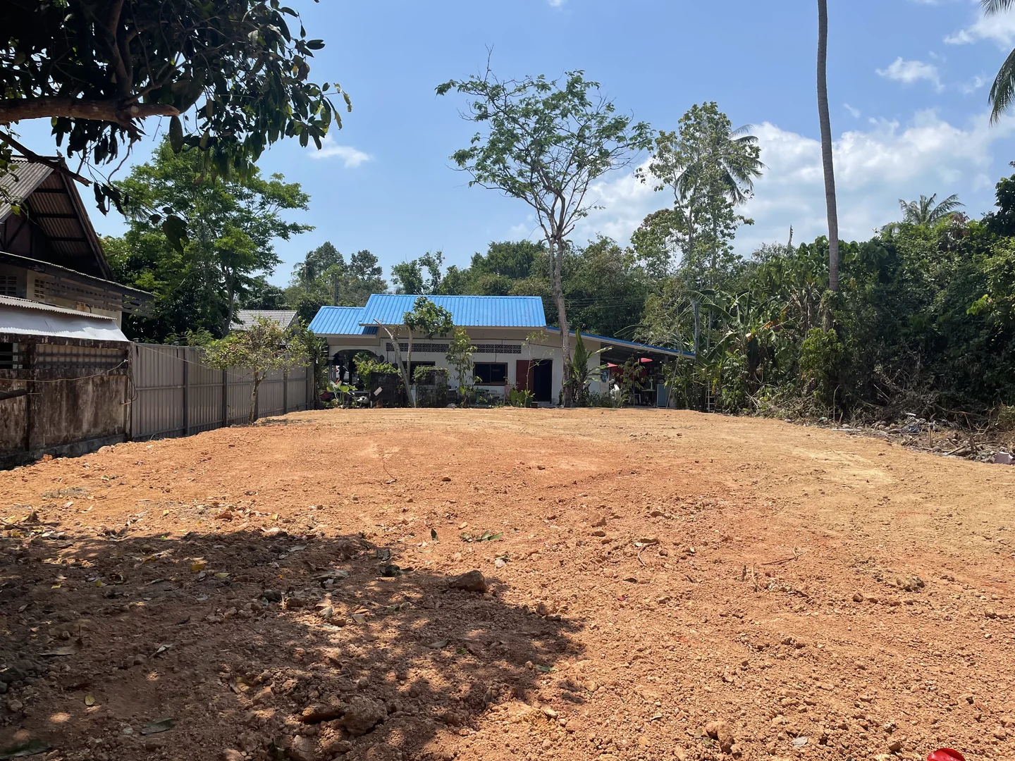 ผลลัพธ์สุดท้าย - ที่ดินยกสูงขึ้น 40 ซม. ปรับระดับเรียบ พร้อมก่อสร้าง