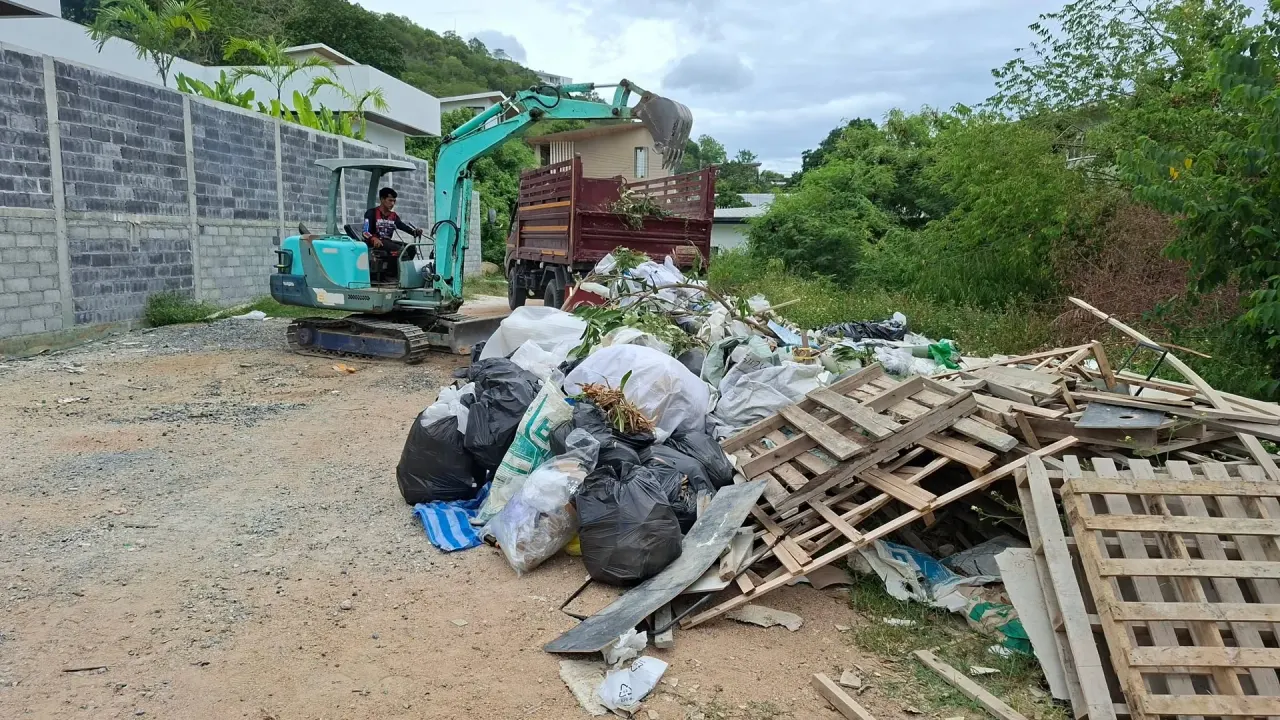 The cluttered plot in Plai Laem before the clean-up began