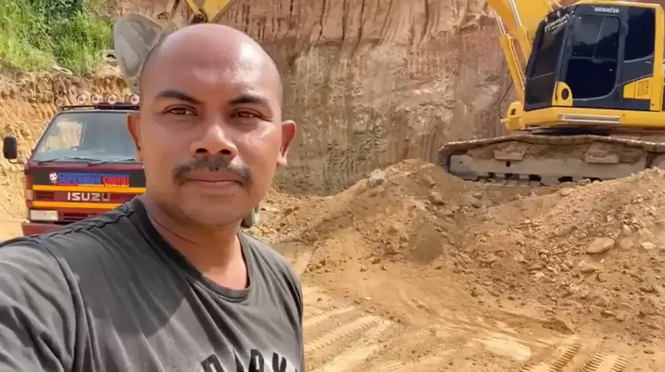 Excavator rental on Koh Samui
